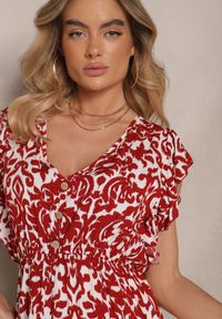 Renee - Bordowa Sukienka z Bawełny Rozkloszowana z Falbanami w Roślinny Wzór Zalimara. Okazja: na co dzień. Typ kołnierza: dekolt w kształcie V. Kolor: czerwony. Materiał: bawełna. Długość rękawa: krótki rękaw. Styl: klasyczny, casual