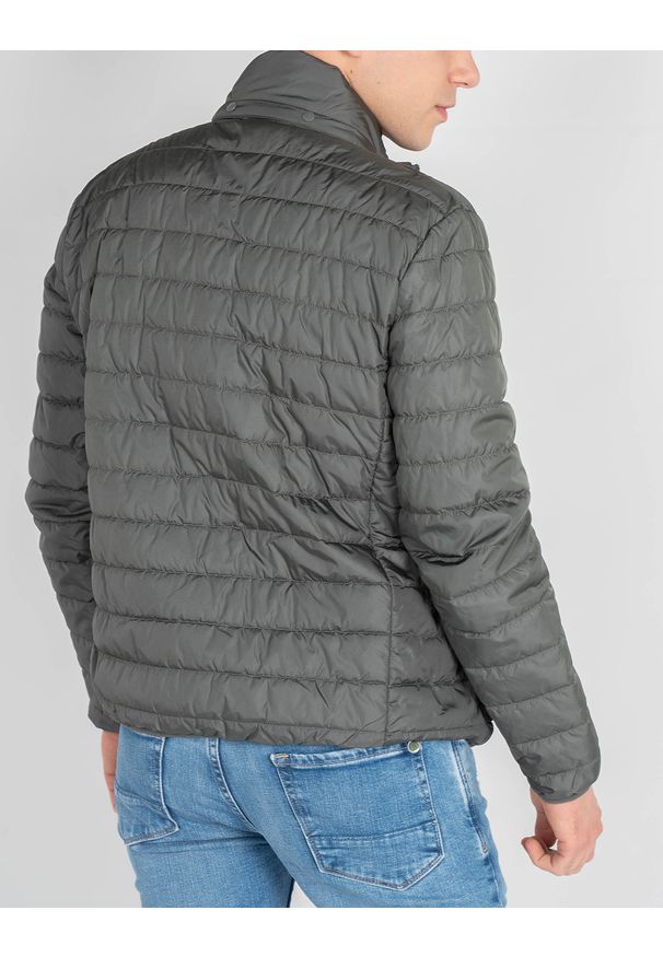 Invicta Kurtka "Light Down" | 4431759/U | Mężczyzna | Khaki. Okazja: na co dzień. Typ kołnierza: kołnierzyk stójkowy. Kolor: brązowy. Materiał: poliamid. Wzór: aplikacja. Styl: casual