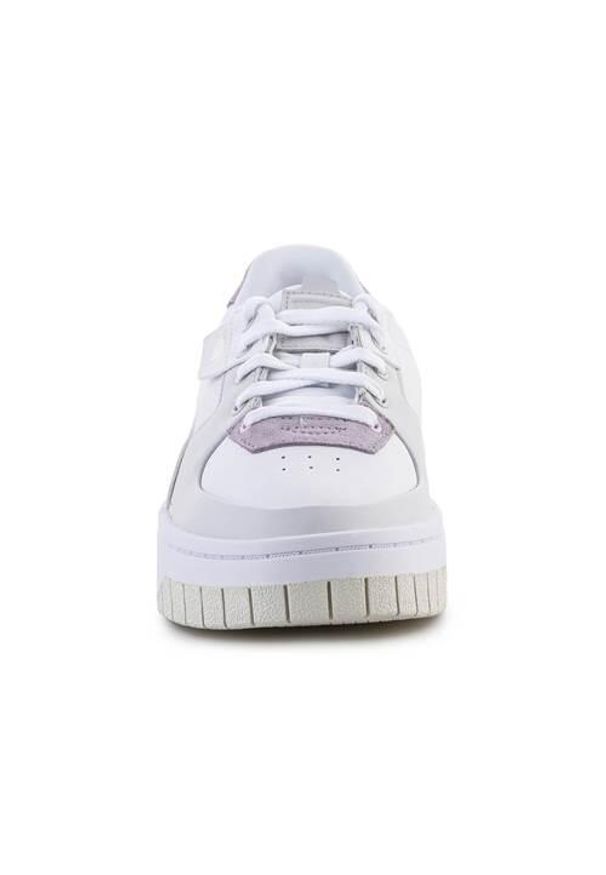 Buty do chodzenia damskie Puma Women's Cali Dreams. Zapięcie: sznurówki. Kolor: biały. Materiał: materiał, skóra, tkanina, syntetyk. Szerokość cholewki: normalna. Sport: turystyka piesza