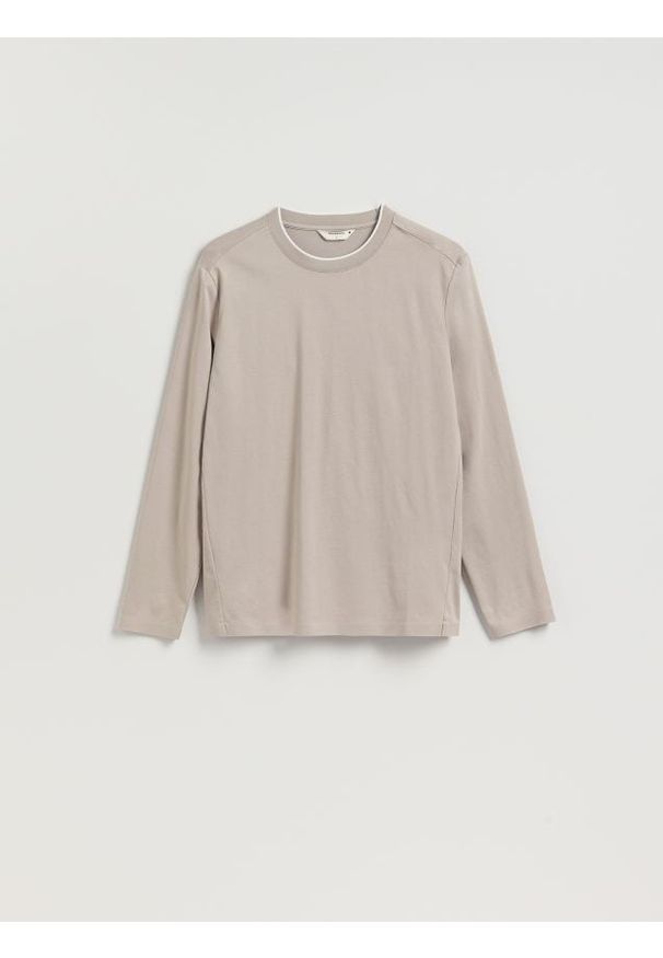 Reserved - Longsleeve regular z przeszyciami - brązowy. Kolor: brązowy. Materiał: bawełna. Długość rękawa: długi rękaw