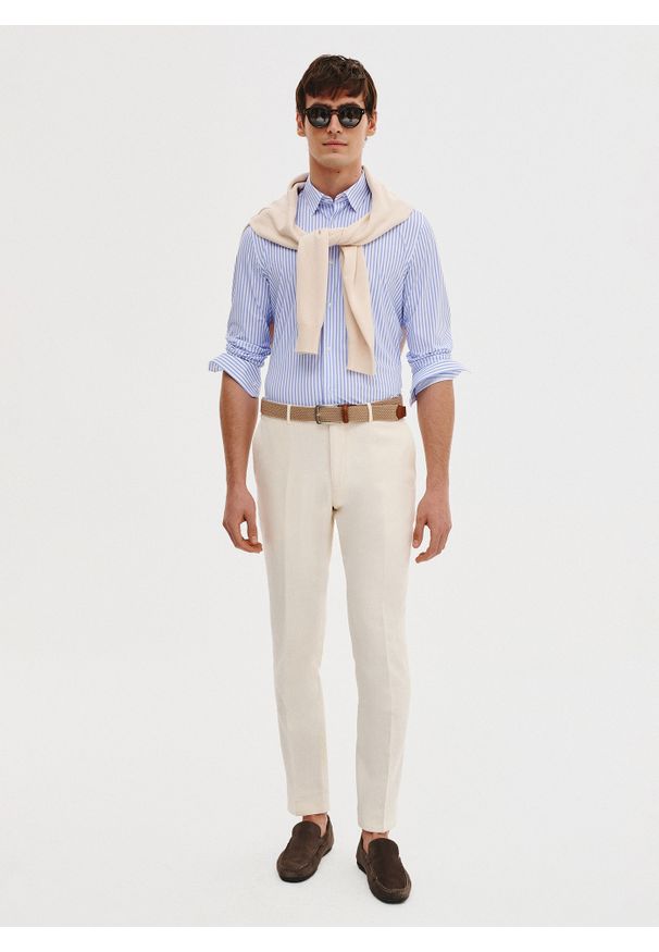 Pako Lorente - PAKO LORENTE - Dzianinowa koszula męska w prążek. Materiał: dzianina. Długość rękawa: długi rękaw. Długość: długie. Wzór: prążki. Sezon: wiosna