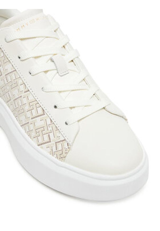 TOMMY HILFIGER - Tommy Hilfiger Sneakersy Monogram Platform Snk FW0FW09155 Écru. Materiał: skóra. Obcas: na platformie
