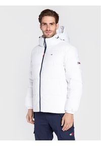 Kurtka puchowa Tommy Jeans. Kolor: biały. Materiał: puch, syntetyk #1