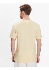 Tommy Jeans T-Shirt College Pop DM0DM16401 Żółty Regular Fit. Kolor: żółty. Materiał: bawełna