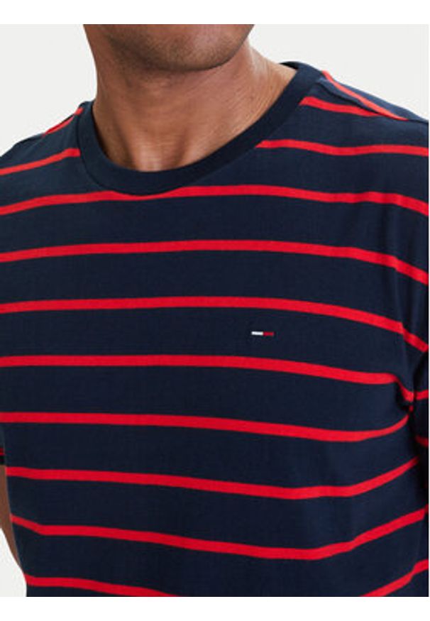 Tommy Jeans T-Shirt DM0DM22544 Granatowy Regular Fit. Kolor: niebieski. Materiał: bawełna