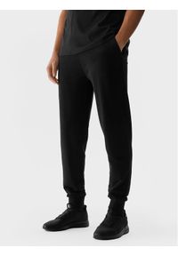 4f - 4F Spodnie dresowe 4FWSS24TTROM603 Czarny Regular Fit. Kolor: czarny. Materiał: bawełna