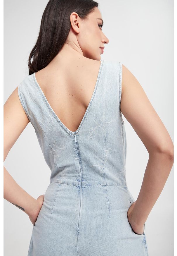 Armani Exchange - Kombinezon jeansowy ARMANI EXCHANGE. Materiał: jeans
