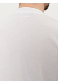 Karl Lagerfeld - KARL LAGERFELD T-Shirt 755423 542241 Biały Regular Fit. Typ kołnierza: dekolt w karo. Kolor: biały. Materiał: bawełna #5