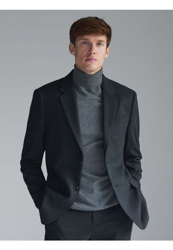 Reserved - Golf z wiskozą - ciemnoszary. Typ kołnierza: golf. Kolor: szary. Materiał: wiskoza