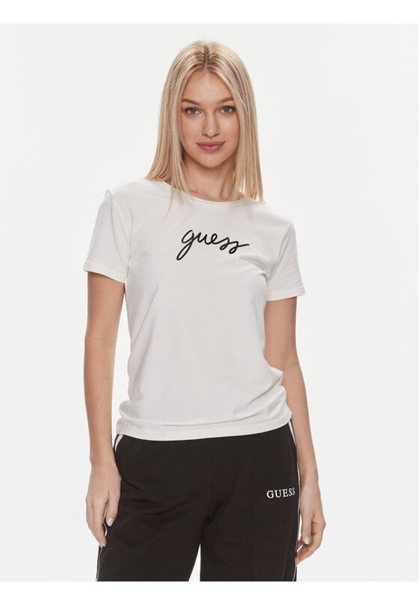 Guess T-Shirt Carrie O4RM09 KBBU1 Biały Regular Fit. Kolor: biały. Materiał: bawełna