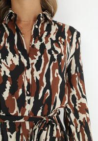 Born2be - Brązowa Sukienka Koszulowa z Materiałowym Paskiem Mirina. Okazja: na co dzień. Typ kołnierza: kołnierzyk klasyczny. Kolor: brązowy. Materiał: materiał. Długość rękawa: długi rękaw. Typ sukienki: koszulowe. Styl: klasyczny, casual, elegancki #6