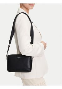 Calvin Klein Torebka Ck Must Small Camera Bag LV04F3097G Czarny. Kolor: czarny. Materiał: skórzane #6