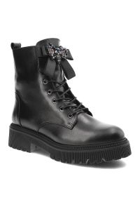 Czarne Botki Karino Modne Buty Na Jesień. Kolor: czarny. Materiał: syntetyk, futro, skóra. Sezon: jesień. Styl: klasyczny