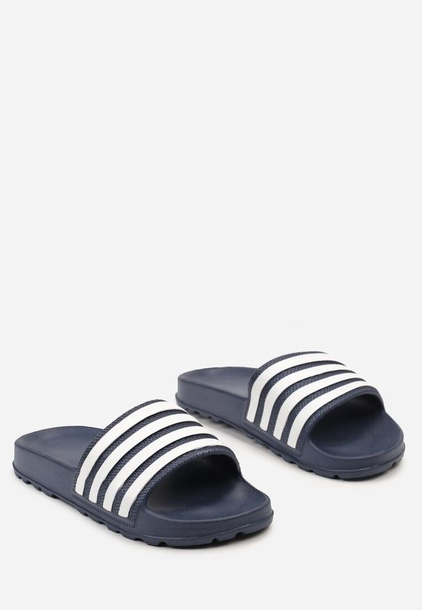 Born2be - Niebiesko-Białe Klapki Piankowe z Ozdobione Wzorem w Paski Blosara. Okazja: na plażę, na spacer. Kolor: niebieski. Materiał: len. Wzór: aplikacja, paski. Sezon: lato. Obcas: na płaskiej podeszwie. Styl: elegancki