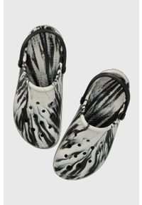 Crocs klapki Crocband IV Marbled Clog kolor czarny 208601. Nosek buta: okrągły. Kolor: czarny. Materiał: materiał #1
