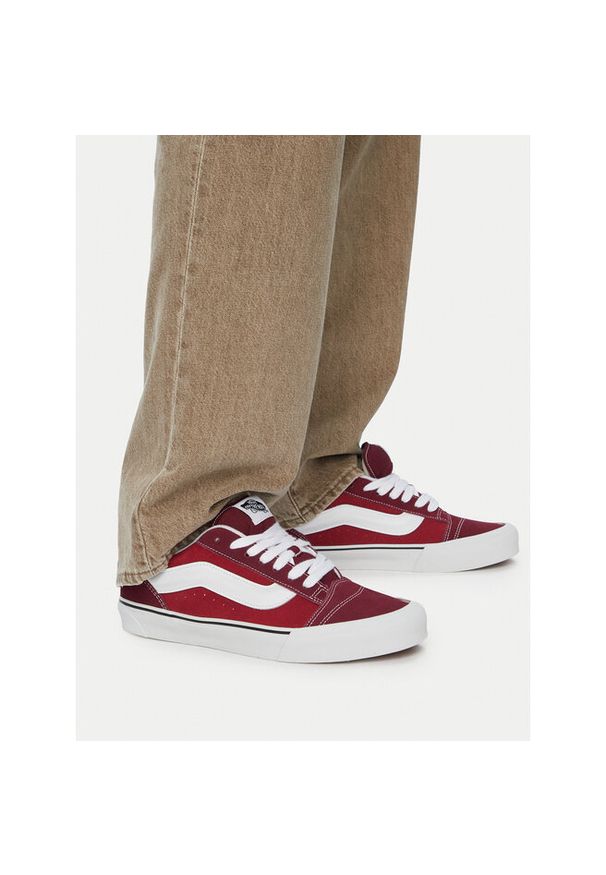 Tenisówki Vans. Kolor: czerwony