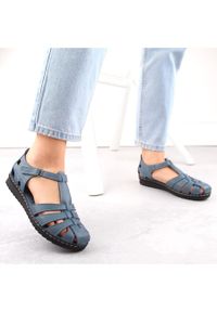 Skórzane sandały damskie pełne ażurowe niebieskie T.Sokolski A88. Kolor: niebieski. Materiał: skóra. Wzór: ażurowy. Styl: elegancki #2