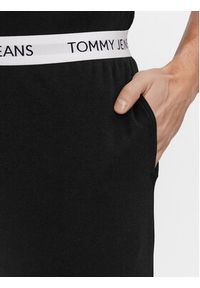 Tommy Jeans Spodnie dresowe UM0UM02962 Czarny Regular Fit. Kolor: czarny. Materiał: bawełna #3