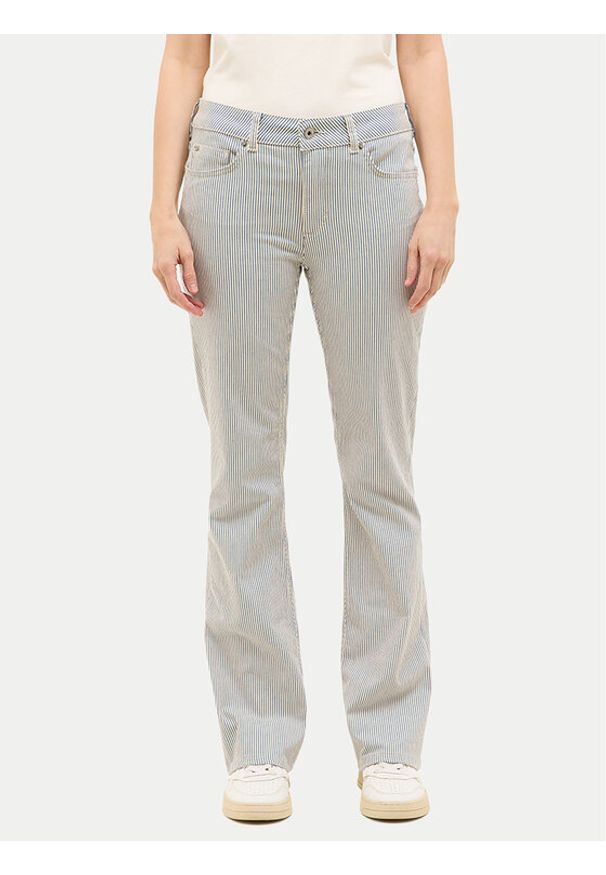 Mustang Jeansy Shelby 1016549 Beżowy Bootcut Fit. Kolor: beżowy