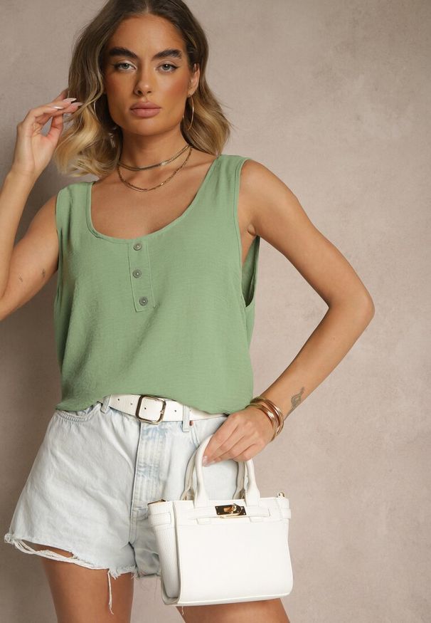 Renee - Jasnozielony Top z Bawełną Ozdobiony Guzikami Ulosiella. Okazja: na co dzień, na spacer. Kolor: zielony. Materiał: bawełna. Wzór: aplikacja. Sezon: lato. Styl: elegancki, casual