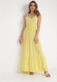 Born2be - Żółta Sukienka Euneope. Kolor: żółty. Materiał: tkanina. Długość rękawa: na ramiączkach. Wzór: ażurowy, aplikacja. Styl: wakacyjny. Długość: midi #1