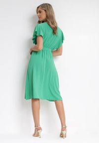 Born2be - Zielona Sukienka z Kopertowym Dekoltem i Paskiem Sizue. Kolor: zielony. Typ sukienki: kopertowe #5