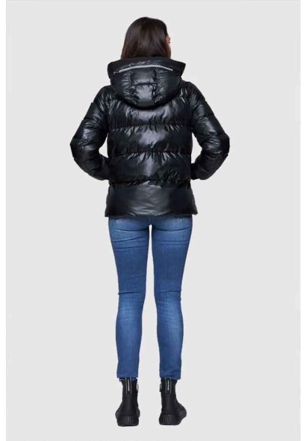 DIEGO M Czarna damska kurtka puchowa ze srebrnym zamkiem, Rozmiar 40 EU - 44 IT. Kolor: czarny. Materiał: puch