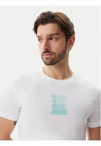 Calvin Klein Jeans T-Shirt Brush Stroke J30J327522 Biały Regular Fit. Kolor: biały. Materiał: bawełna