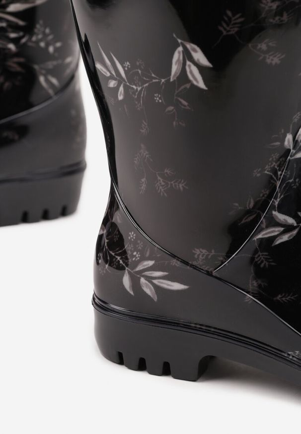 Born2be - Czarne Kalosze ze Wzorem Liści Rilenella. Okazja: na co dzień, na spacer. Kolor: czarny. Materiał: jeans. Styl: casual