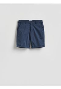 Reserved - Bawełniane szorty chino - granatowy. Kolor: niebieski. Materiał: bawełna #1