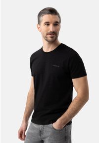 Volcano - T-shirt z printem TM-ANGLE. Okazja: na co dzień. Materiał: materiał, bawełna, tkanina. Długość rękawa: krótki rękaw. Długość: krótkie. Wzór: nadruk. Styl: casual, klasyczny #1