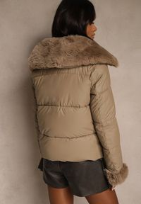 Renee - Brązowa Kurtka z Pikowanymi Przeszyciami i Szerokim Kołnierzem z Futrem Galaressa. Okazja: na co dzień. Kolor: brązowy. Materiał: futro. Długość: krótkie. Styl: casual #4