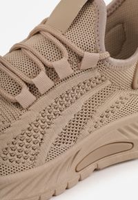 Born2be - Ciemnobeżowe Sznurowane Buty Sportowe na Grubszej Podeszwie Unamarie. Okazja: na spacer. Kolor: beżowy. Materiał: jeans, dresówka. Szerokość cholewki: normalna. Sport: turystyka piesza #3