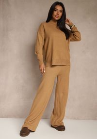 Renee - Beżowy Dzianinowy Komplet z Wełną Spodnie Wide Leg i Sweter z Golfem Lanica. Kolor: beżowy. Materiał: wełna, dzianina