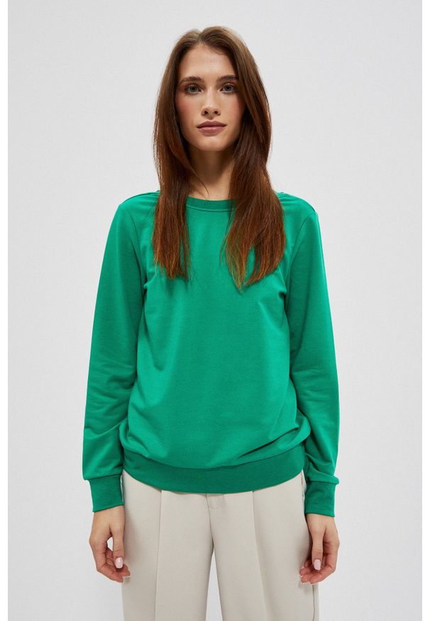 MOODO - Bluza z dekoltem na plecach zielona. Kolor: zielony. Materiał: bawełna, poliester, elastan