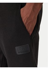 EA7 Emporio Armani Spodnie dresowe 7M001367 AF22262 UC001 Czarny Regular Fit. Kolor: czarny. Materiał: bawełna #2