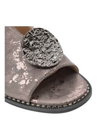 Sandały damskie S.Barski, cholewka ze skóry ekologicznej zapinane na sprzączkę, szare, KV61-6035. Zapięcie: sprzączka. Kolor: szary. Materiał: skóra ekologiczna #6