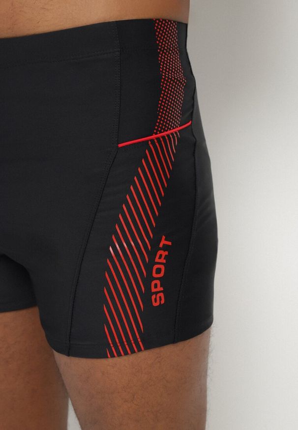 Born2be - Czarno-Czerwone Kąpielówki Typu Bokserki Milonessa. Kolor: czarny. Materiał: len. Długość: krótkie