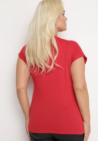 Born2be - Czerwony Bawełniany T-shirt z Metalicznym Nadrukiem Lapur. Okazja: na co dzień. Kolor: czerwony. Materiał: bawełna. Wzór: nadruk. Styl: casual #7