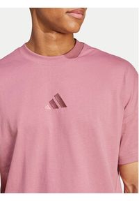 Adidas - adidas T-Shirt ALL SZN IY4140 Różowy Loose Fit. Kolor: różowy. Materiał: bawełna #3