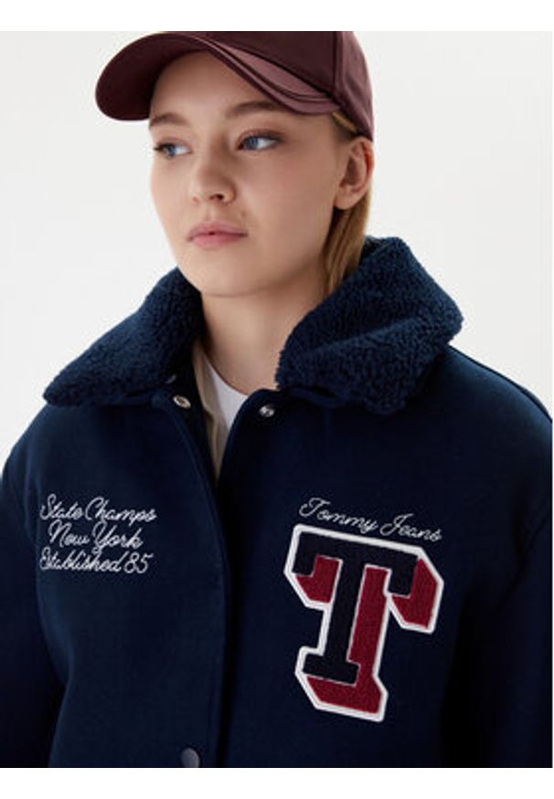 Tommy Jeans Kurtka bomber Varsity DW0DW22051 Granatowy Relaxed Fit. Kolor: niebieski. Materiał: wełna, syntetyk