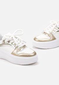 Born2be - Biało-Złote Sneakersy na Grubej Podeszwie z Metalicznymi Wstawkami Atilem. Kolor: biały