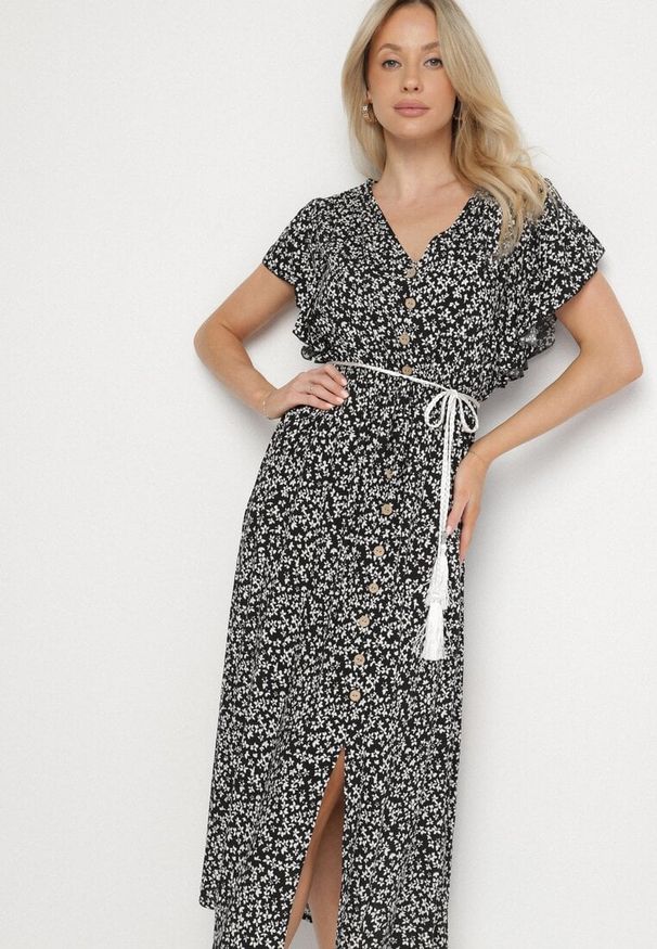 Born2be - Czarna Bawełniana Sukienka z Gumką w Talii w Drobne Kwiatki Nulinea. Okazja: na co dzień. Typ kołnierza: dekolt w serek. Kolor: czarny. Materiał: bawełna. Wzór: kwiaty. Typ sukienki: rozkloszowane. Styl: klasyczny, casual, elegancki