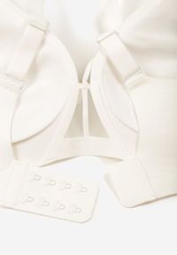 Born2be - Biały Biustonosz z Ozdobnymi Paskami Zetessa. Kolor: biały. Materiał: jeans. Wzór: paski #6