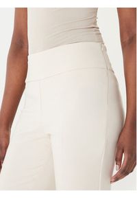 Rinascimento Spodnie materiałowe CFC0127876003 Beżowy Slim Fit. Kolor: beżowy. Materiał: syntetyk #4