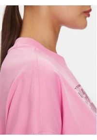Guess T-Shirt W4YI28 I3Z14 Różowy Boxy Fit. Kolor: różowy. Materiał: bawełna #4