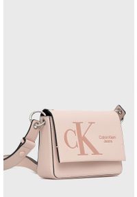 Calvin Klein Jeans torebka kolor różowy. Kolor: różowy. Rodzaj torebki: na ramię