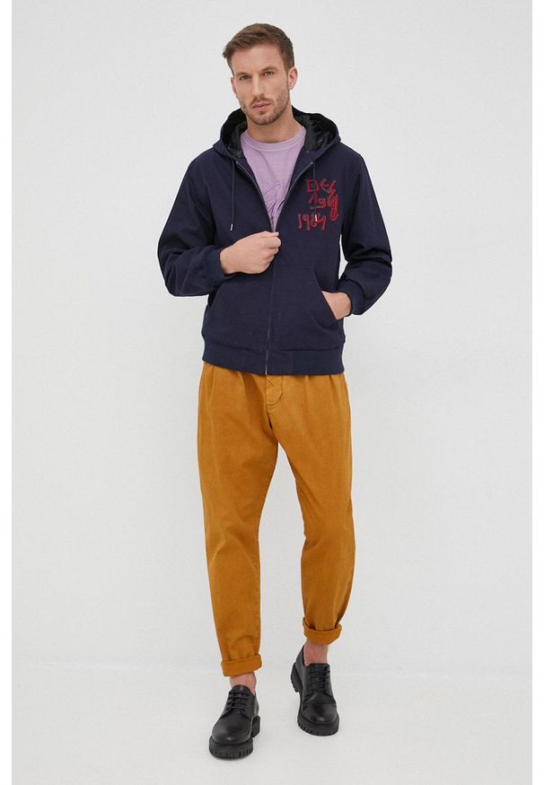 Desigual spodnie męskie kolor żółty w fasonie chinos. Okazja: na co dzień. Kolor: żółty. Materiał: tkanina, materiał, bawełna. Wzór: gładki. Styl: casual