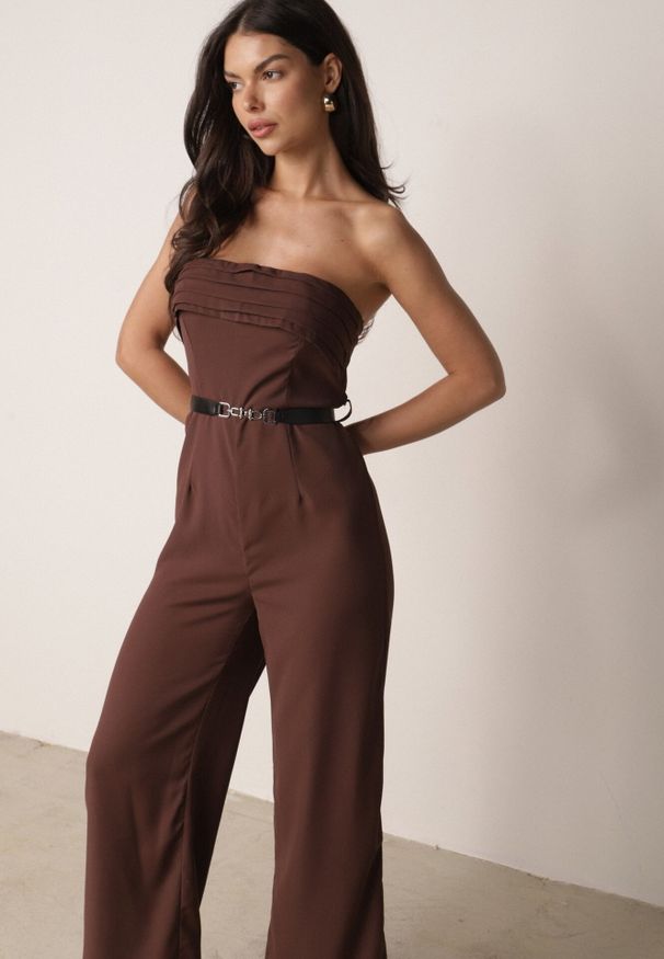Born2be - Brązowy Elegancki Kombinezon VICES Bez Rękawów z Falbankami i Paskiem Apethia. Okazja: na co dzień. Kolor: brązowy. Materiał: materiał, tkanina. Długość rękawa: bez rękawów. Długość: długie. Wzór: gładki. Sezon: lato. Styl: elegancki