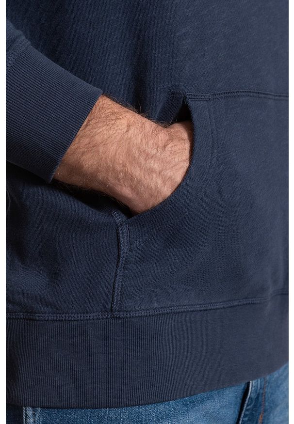 Mustang - MUSTANG BLUZA Terry Hoodie BLUE NIGHTS 1006030 4085. Typ kołnierza: kaptur. Wzór: napisy